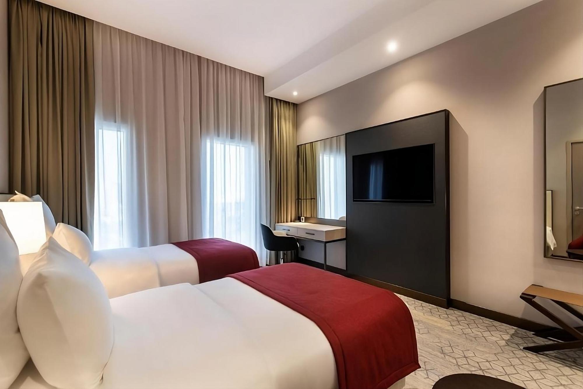 Ramada By Wyndham Riyadh King Fahd Road Экстерьер фото