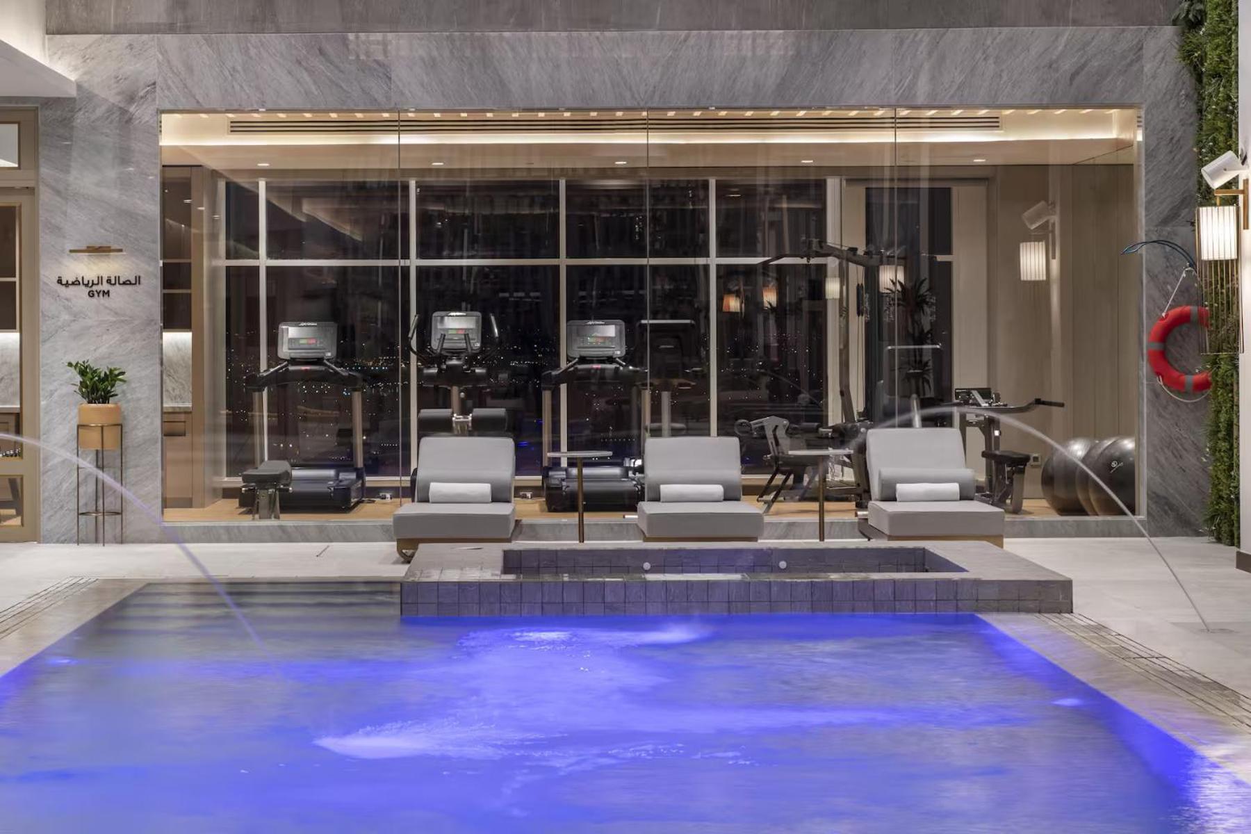 Ramada By Wyndham Riyadh King Fahd Road Экстерьер фото The pool at the hotel